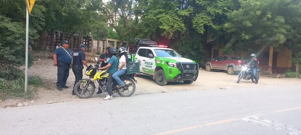 IMPLEMENTA GOBIERNO MUNICIPAL DE AQUISMÓN OPERATIVO PARA PROMOVER EL USO DEL CASCO