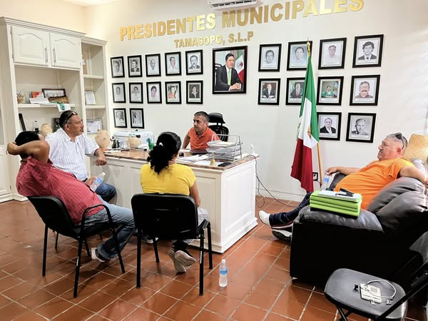 Alcalde plantea rehabilitación de red de agua al Comité  de Agua Buena