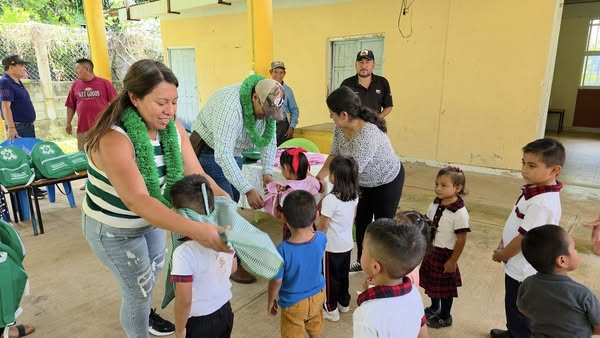 CIENTOS DE FAMILAS BENEFICIADAS EN LA ZONA TAMPAXAL