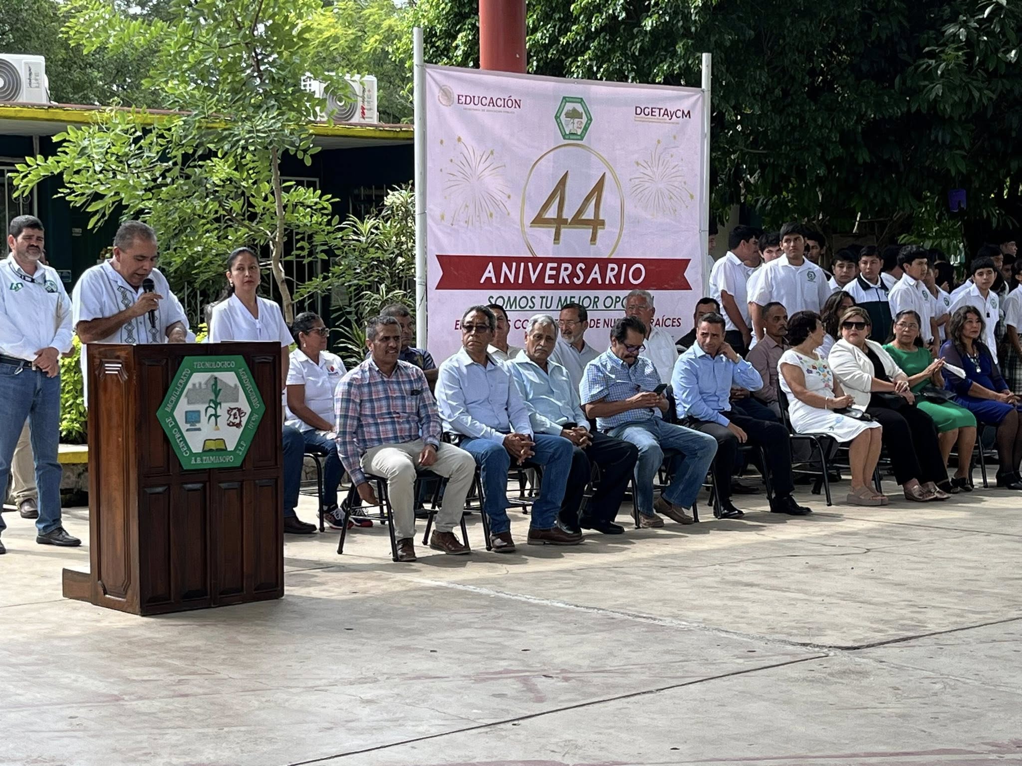 Presidente Municipal asiste al 44 Aniversario del CBTa 141