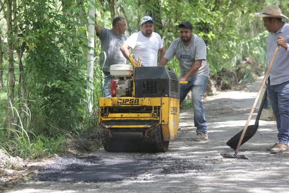 Ayuntamiento inicia bacheo en el tramo Huichihuayán – El Nacimiento