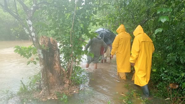 Protección Civil continúa atendiendo emergencias durante las lluvias Protección Civil continúa atendiendo emergencias durante las lluvias