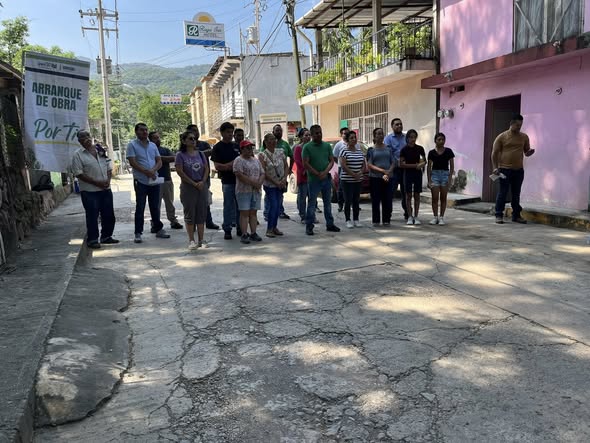 Mauricio Andrade da banderazo de arranque a la rehabilitación de la calle Los Bravos Mauricio Andrade da banderazo de arranque a la rehabilitación de la calle Los Bravos