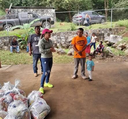 SMDIF entrega apoyos alimentarios a familias afectadas por las recientes lluvias SMDIF entrega apoyos alimentarios a familias afectadas por las recientes lluvias