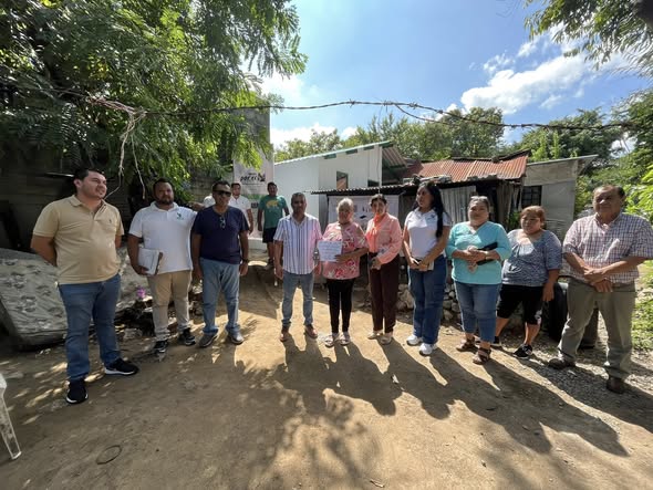 MAURICIO ANDRADE ENTREGA EL PRIMER PAQUETE DE VIVIENDAS EN TAMBACA MAURICIO ANDRADE ENTREGA EL PRIMER PAQUETE DE VIVIENDAS EN TAMBACA
