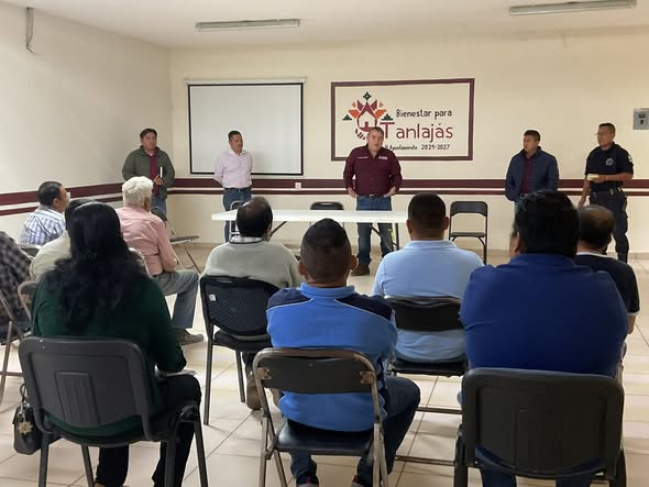 Reunión con transportistas locales: un paso hacia el ordenamiento del transporte en el municipio Reunión con transportistas locales: un paso hacia el ordenamiento del transporte en el municipio