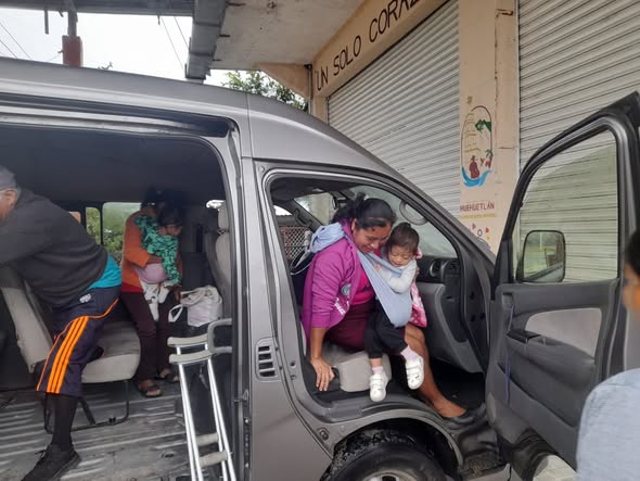 DIF Municipal mantiene como prioridad la salud y garantiza traslados incluso en días festivos DIF Municipal mantiene como prioridad la salud y garantiza traslados incluso en días festivos